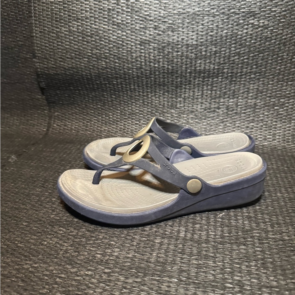 CROCS Blue and Gold Sandals with Ergonomic Design - Picture 4 of 6